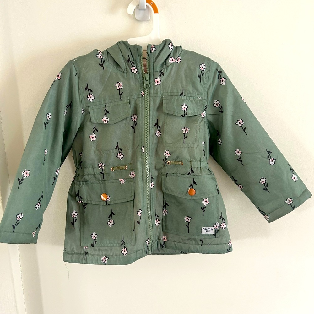 Oshkosh Toddler Girls midweight fleece lined coat. Green & Pink, size 3t.